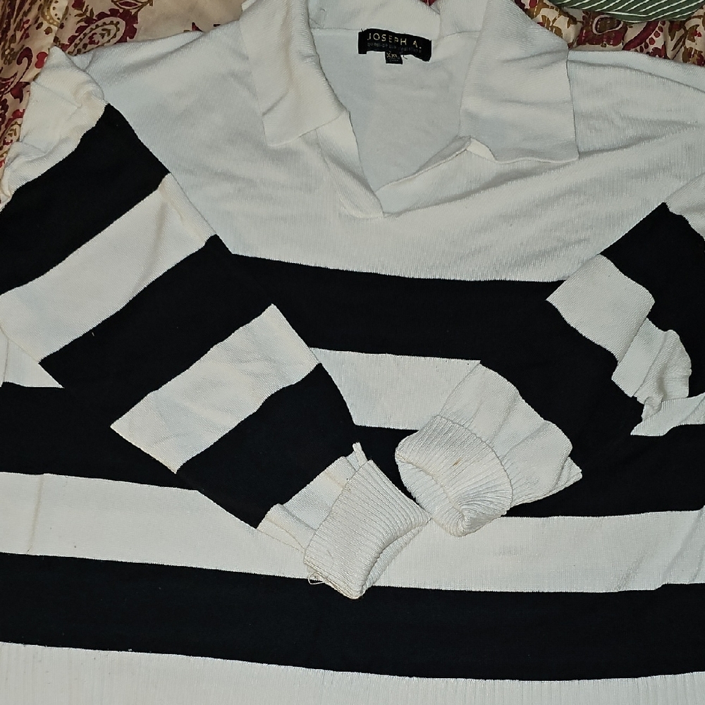 Joseph A Black and White Crewneck Sweater Modern Knit